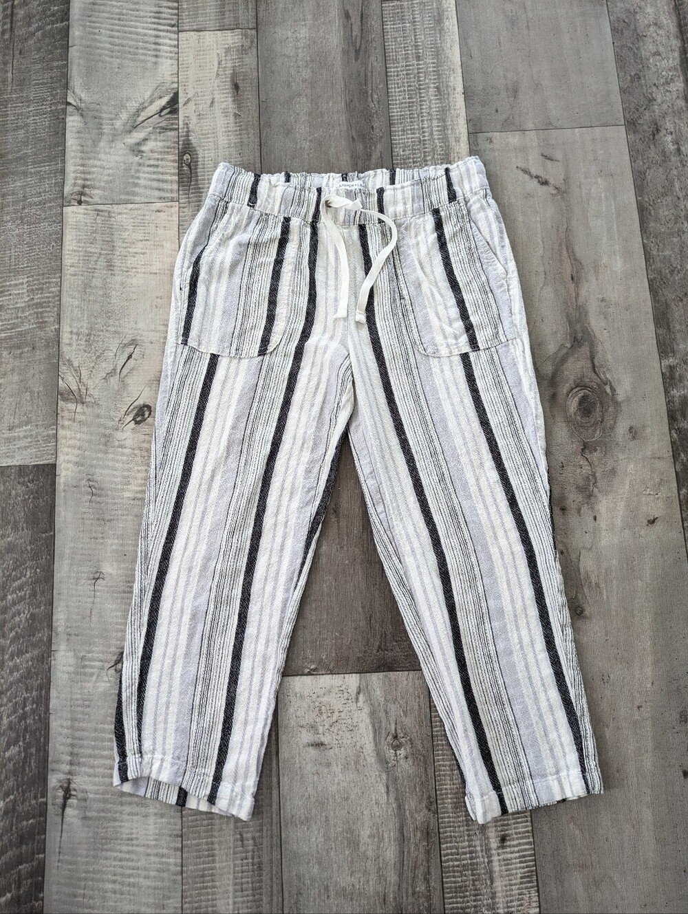 Juniper + Lime Striped Linen Blend Capri Pants Petite Medium